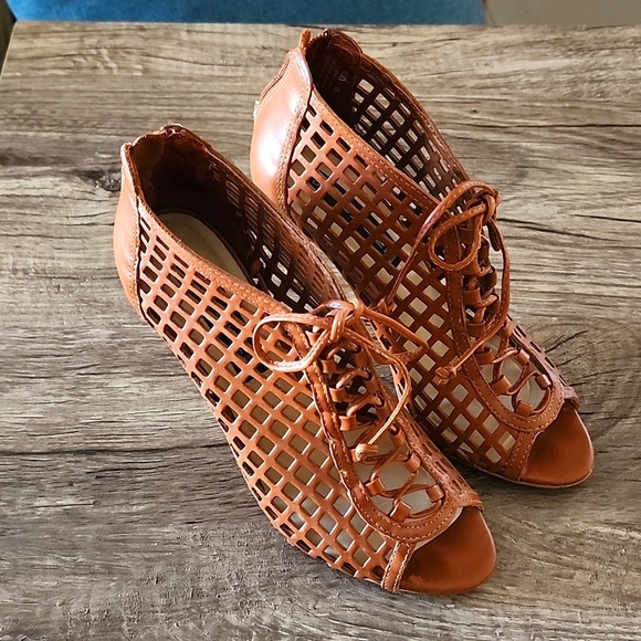 Caged Lace-Up Shooties - Picture 2 of 8